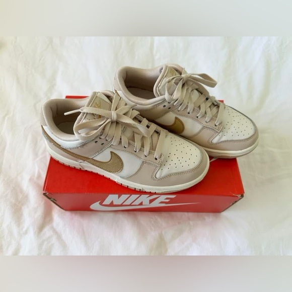 Nike Dunk Low in Phantom Metallic Gold, Women’s Size US 6 - EUC!!l - Picture 3 of 8